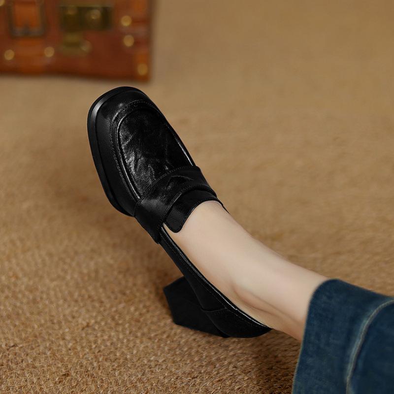 New four-season wear women's small leather shoes comfortable large size single shoes women's black high heels leather square heel thick sole non-slip