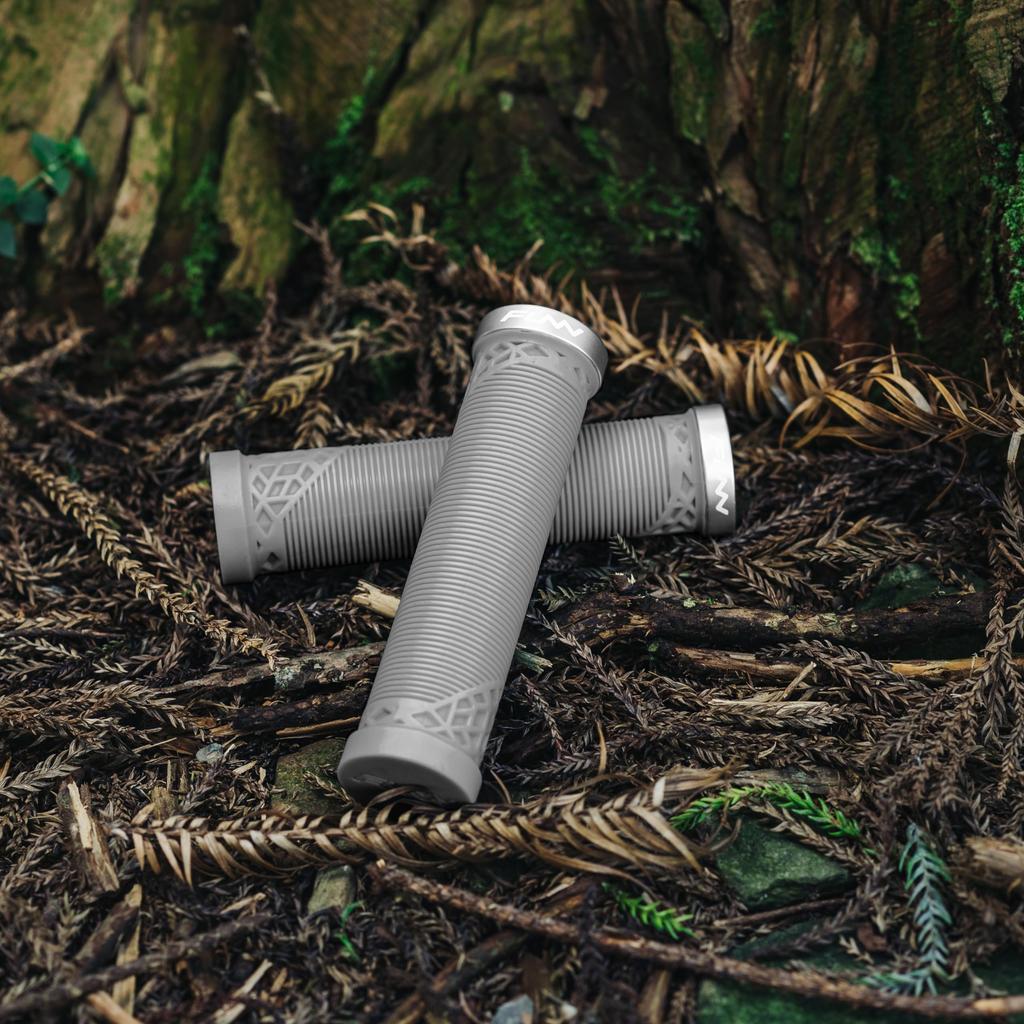 Funn Hilt Bicycle Handlebar Grips Clamp Suitable for Mountain Cross and BMX and Comfortable - Single-Sided Lock-On - Bikes, Bikes, Bikes, Non-Slip