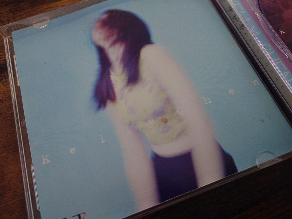 [USED] Kelly Chen CD Hong Kong c-pop
