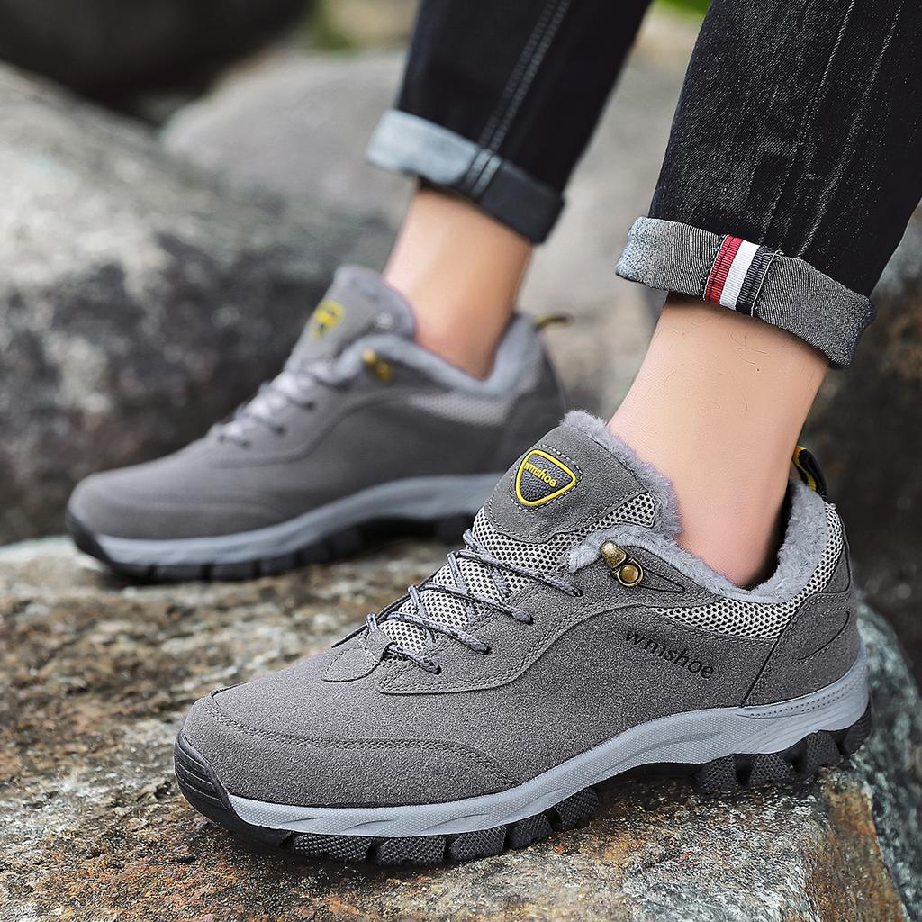 Fashion Hiking Shoes Men Outdoor Low-top Hiking Boots Leather Men's Trekking Shoes Plush Warm Walking Male Sneakers Big Size 48 49 50
