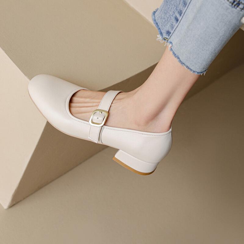 Four seasons wear women's casual single shoes low heels women's single shoes solid color leather shoes round head new large size shoes rubber soft sol