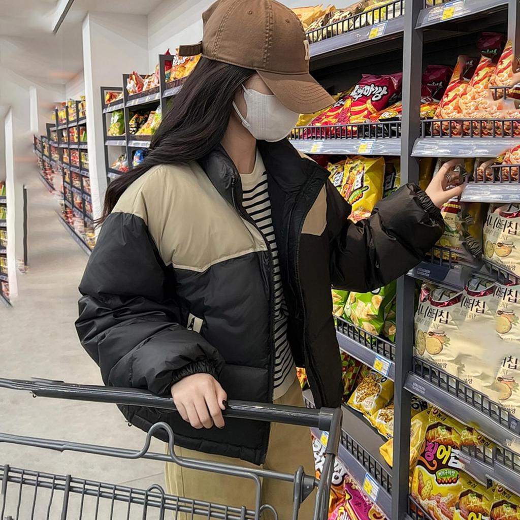 Colorblock Cremefarbenes Brot Damen Wintermantel Weiße Entendaunenjacke Damen Kurzstil