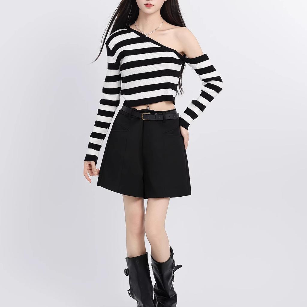 Retro Color-blocking Striped Off-the-shoulder Long-sleeved Knitted Sweater for Women's Autumn Base Layer, Slimming and Form-fitting Short Top