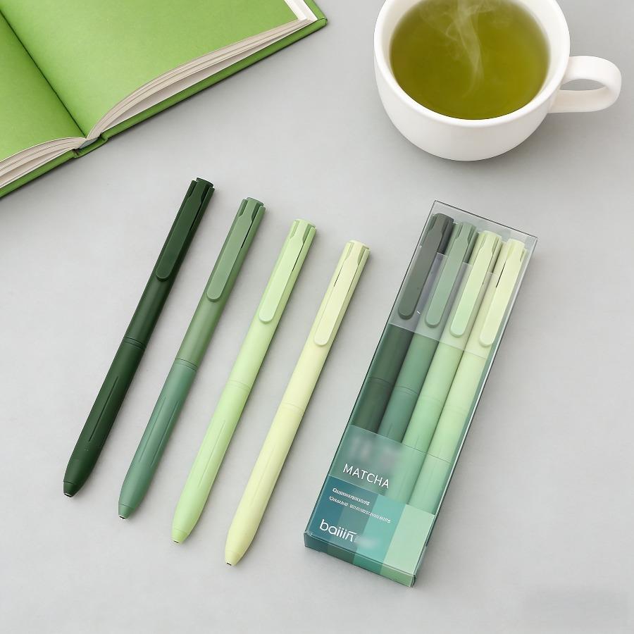 Dieses Matcha-Serie Gel-Stift-Set verfügt über gradientengrüne Schaftfarben, kombiniert mit einer transparenten vertikalen Verpackung.. Die Vier