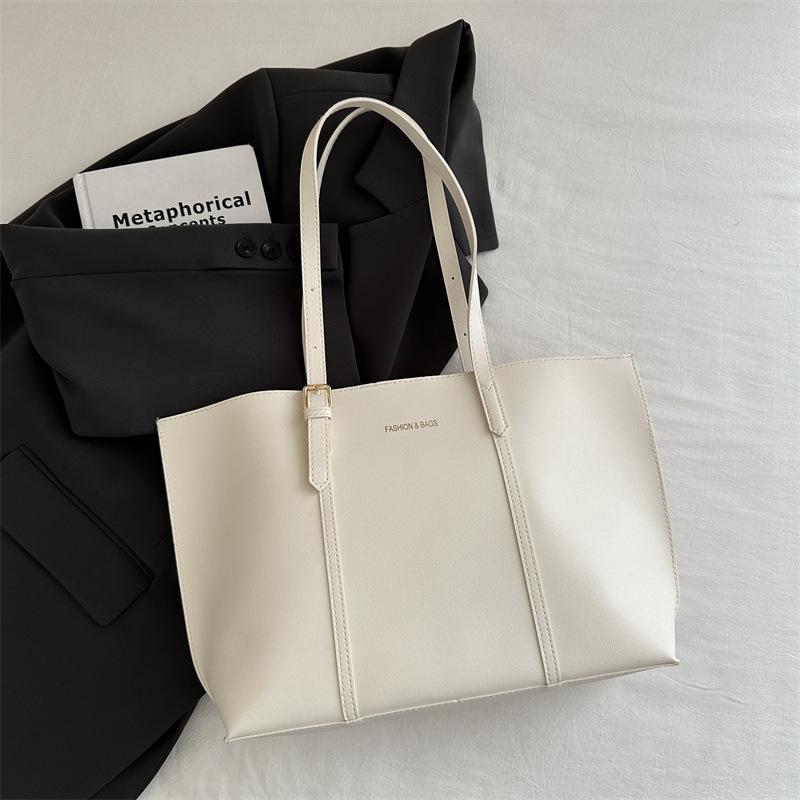 Retro simple atmosphere commuter armpit women's bag winter new large capacity shoulder portable tote bag