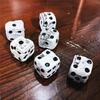 2/5pz Dadi Teschio Bianco Mini Teschio Faccia Dadi da Gioco Esagonali Dadi Esotici Gioco per Club Bar Festa di Halloween Oggetti di Scena Gioco Casuale