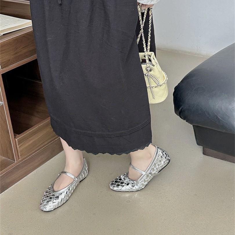 French inner height increase gold retro Mary Jane shoes women's 2025 spring new shallow mouth one-word buckle belt woven single shoes