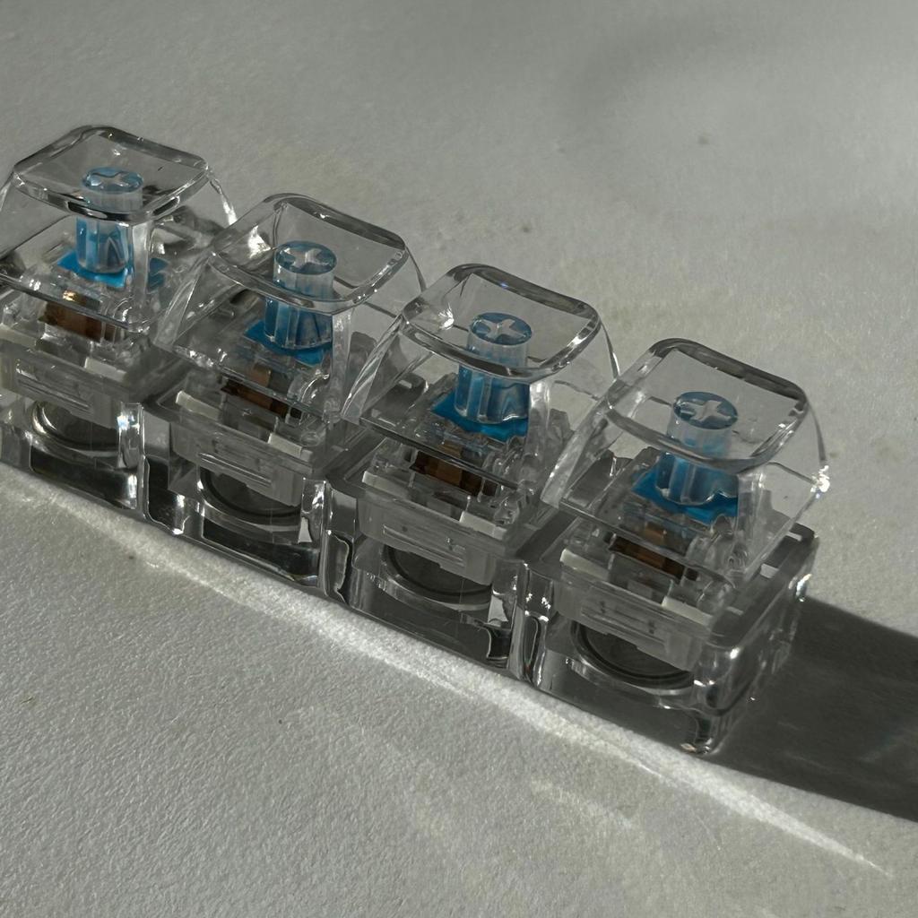 Mechanical Keyboard Luminous Transparent Shaft Decompression Toy, Crystal Keycap High Decompression Toy School Bag Pendant