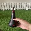 Skurrile Hühnerfigur mit großen Augen Bunte Polka-Dot-Harzstatue Hühnchen mit langen Beinen, das Heilung und Freude ausdrückt Gartenhof-Dekoration