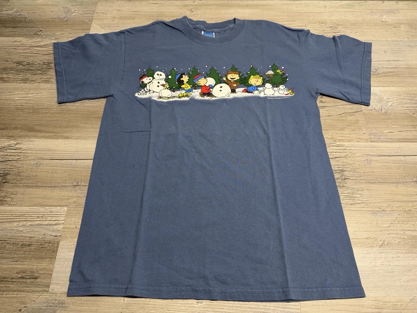 

Vintage Peanuts Christmas T-Shirt Y2K Cartoon Comic Graphic Tee Charlie Brown M XL