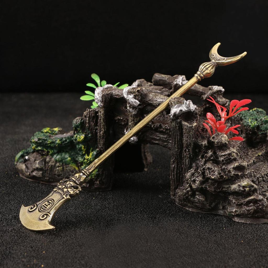 Antique Brass Keychain Classic Water Margin Weapon Replica Miniature Spear Ornament For Collectors And Fans