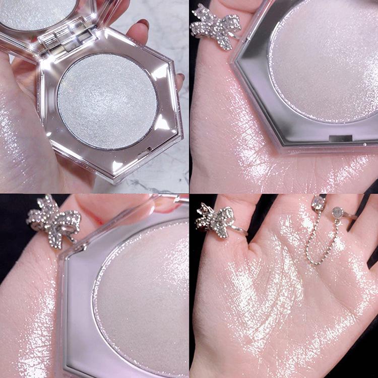 Helen Liren Diamond Highlighting Palette - Mashed Potato Shimmer for Brightened Skin and Contouring.
