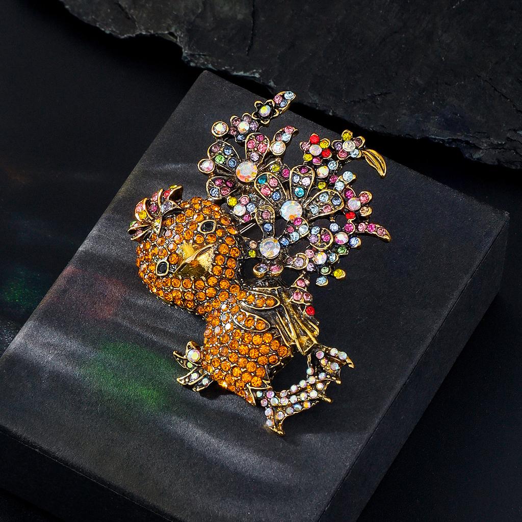 Creative Cartoon Animal Brooch Alloy Full Diamond Niche Design Bouquet Duckling Clothing Pin Cardigan with Accessories