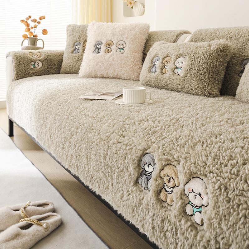 1 Pc Autumn and Winter Cartoon Plush Sofa Mat New Winter Thick Anti Slip Sofa Cover Cute Animal Patterns Pet Friendly Machine Washable