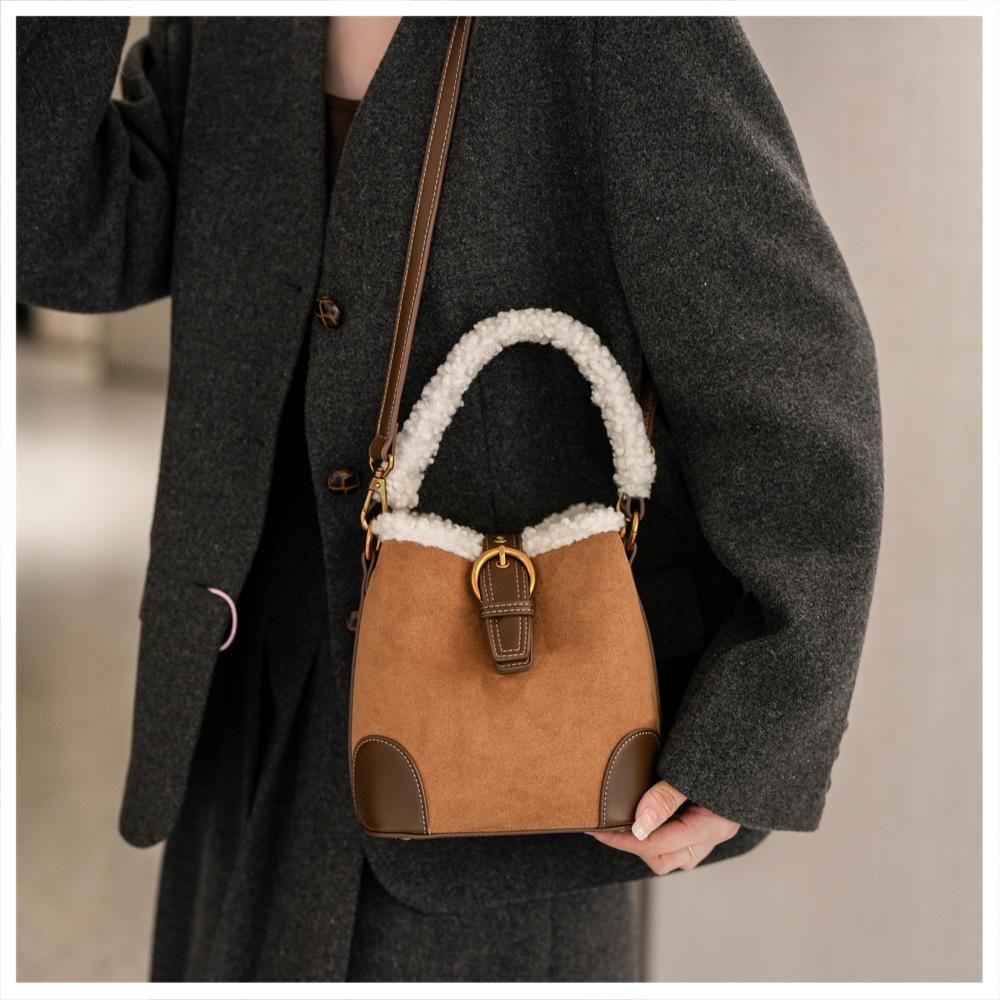 Light Luxury Fashion Women's Shoulder Bags High Quality PU Bag Body Plush Handle Ladies Messenger Bag Casual Retro Female Bucket Bag Mother's Day Gift