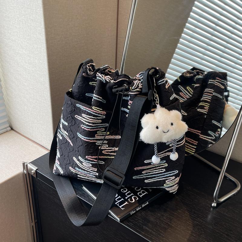 

Холщовая сумка женская большой вместимости 2024 новая летняя популярная в этом году, на плечо, сумка-мессенджер женская, сумка-ведро чёрный