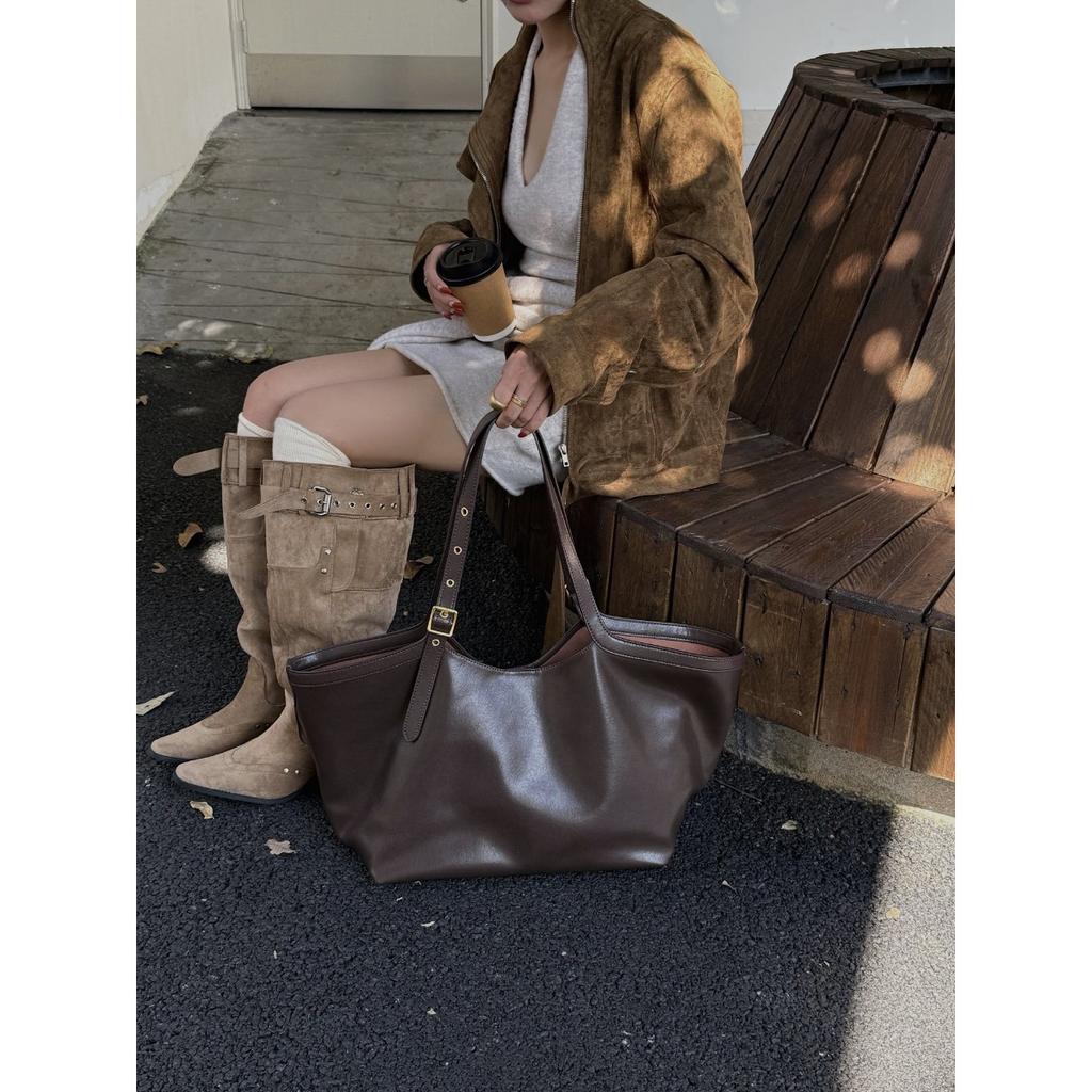 2026 New Tote Bag Large Capacity Commuter Bag Fashion Armpit Shoulder Bun Mother Bag Shopping Bag Leather Women's Bag