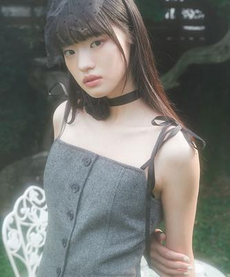 ZIZEMUSEUM Ribbon Button Top (Charcoal)