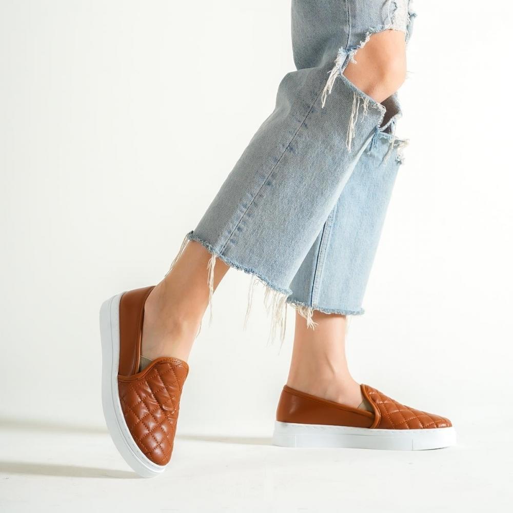 

Женские модные кроссовки