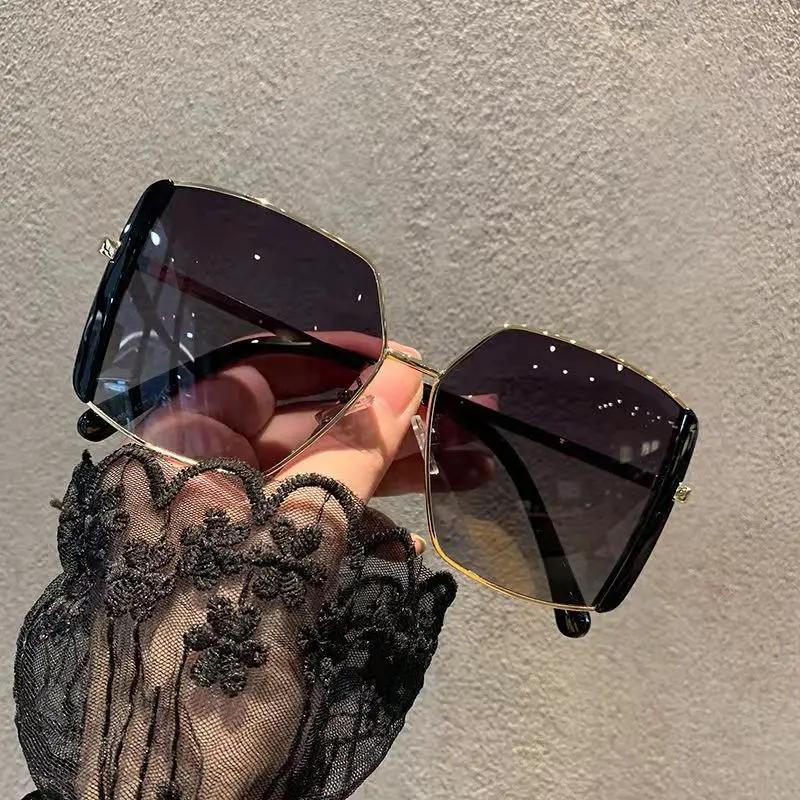 

New Fashion Square Sunglasses Woman Brand Designer Metal Sun Glasses For Women Outdoor Driving Eyewear Uv400
