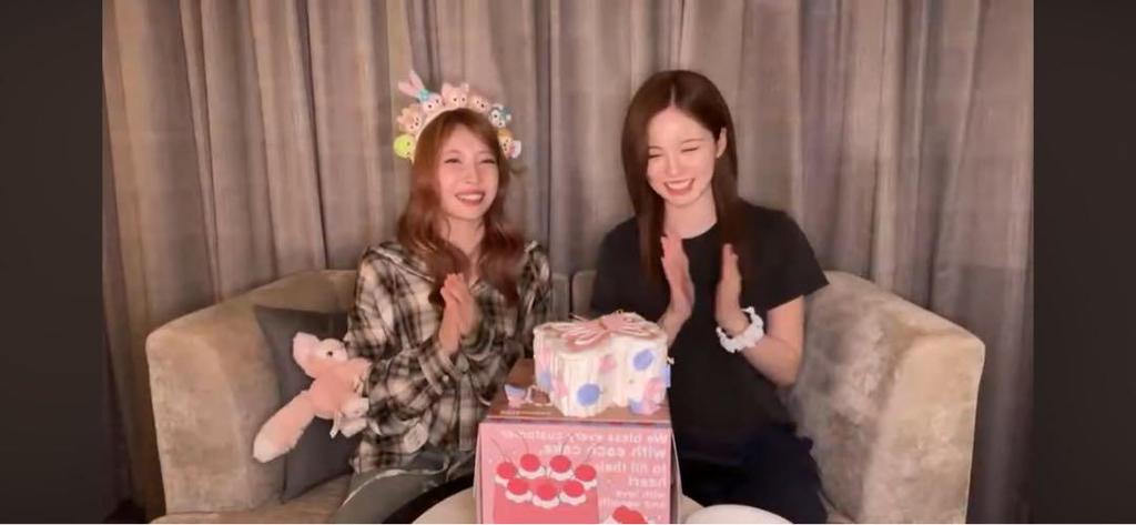 [USED] Hong Kong Disneyland Exclusive Duffy and Friends Headband Worn by NiziU