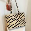 Trend large-capacity tote bag women's new fashion texture underarm shoulder commuter bag plaid handbag