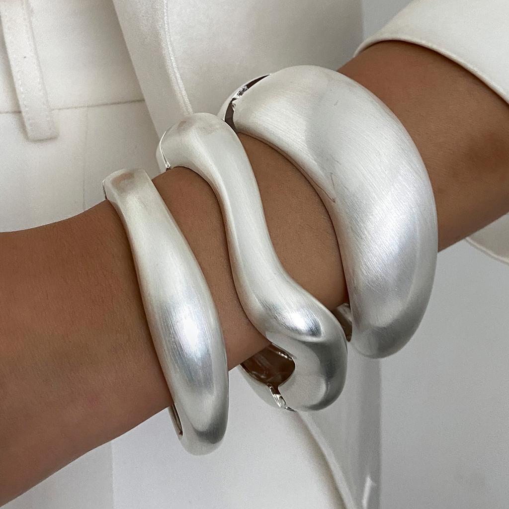 Ingemark Creative Hip Hop Matte Heavy Metal Chunky Spring Bangles for Women New Trend Gold Color Arm Bracelets Grunge Jewelry