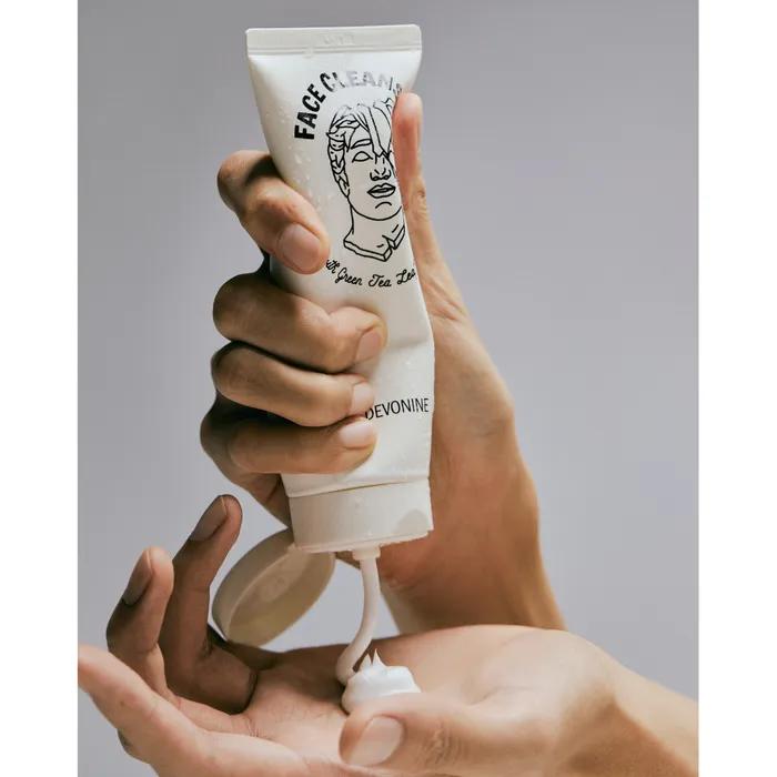 Vegan Face Cleanser with Green Tea Extract