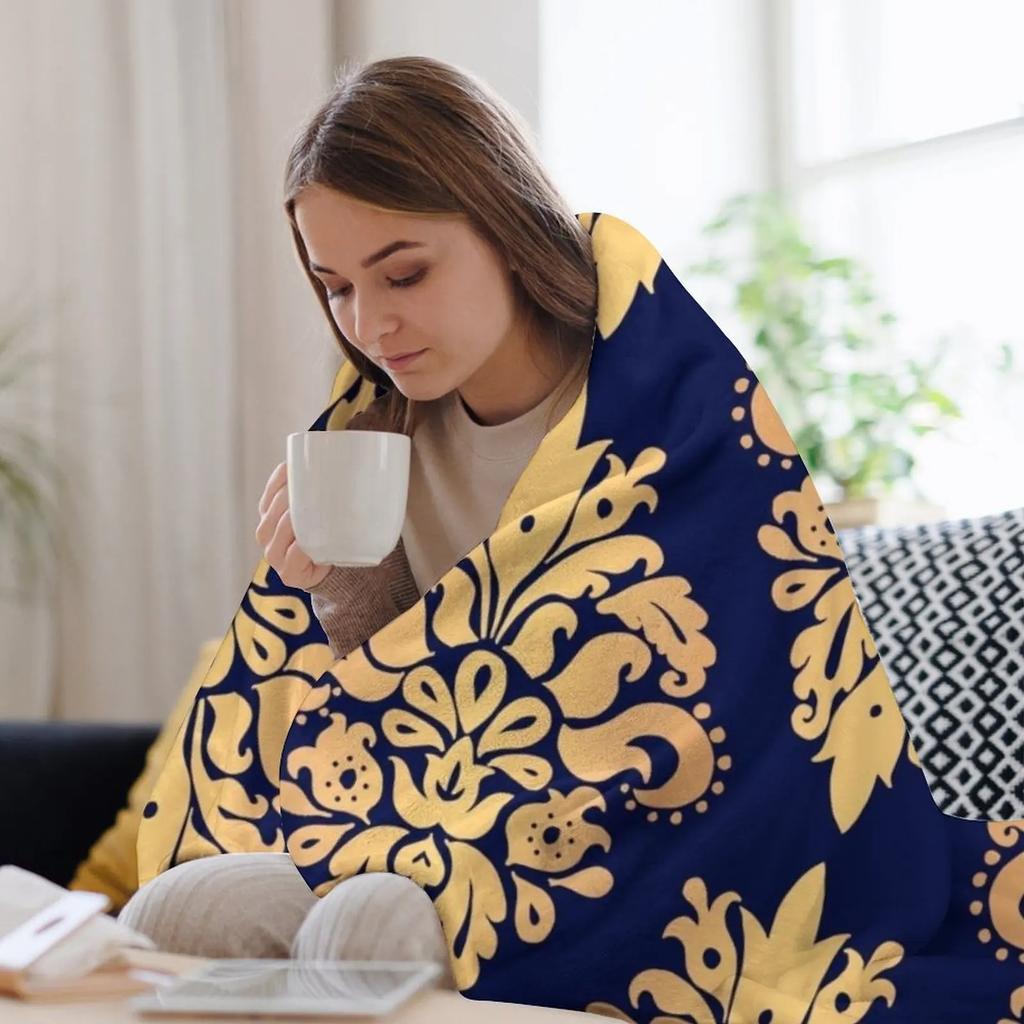 Blue and Gold Classic Damask Pattern Throw Blanket Anti Shedding Soft Fuzzy Blanket for Home