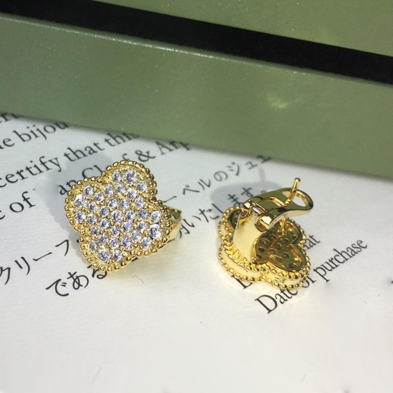 Dört Yapraklı Yonca 15mm Küpelerin Yüksek Versiyonu Kulak Vuruşları Kadın 18k Işık Lüks Ins Tasarım Moda Çok Yönlü Küpeler