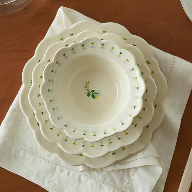 Chinese Style Small Flowers Ceramic Plate Home Outdoor Party Fruit Dessert Plates Exquisite Breakfast Sandwich Plate Yogurt Bowl