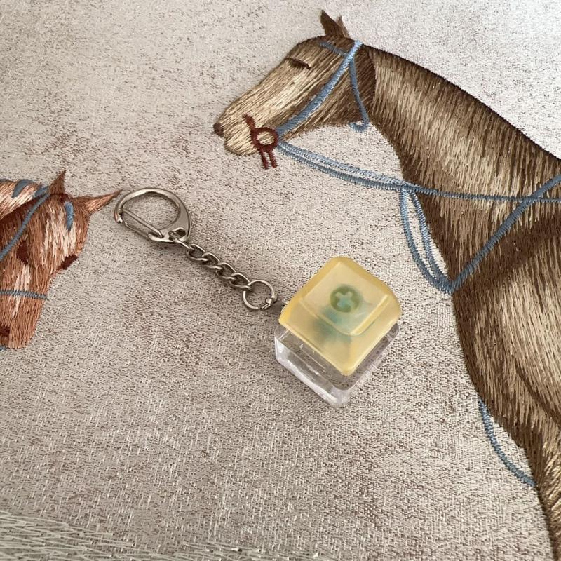 Led Keyboard Key Chain Toy Stress Relief Diy Button Finger Keyboard Caps Toy Small Gifts Small Gadgets Keychains