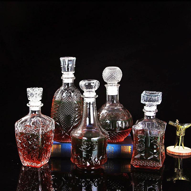 European Crystal XO Glass Decanter: Transparent Whiskey and Wine Bottle