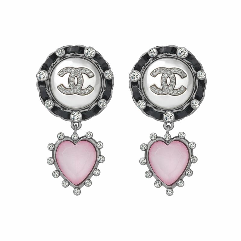 CHANEL Classic Double C Metal Rhinestone Heart Shape Crystal Women's Model