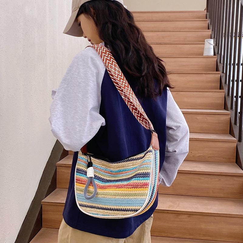 Straw bag women's large-capacity new summer niche design woven messenger bag dumpling bag seaside beach bag