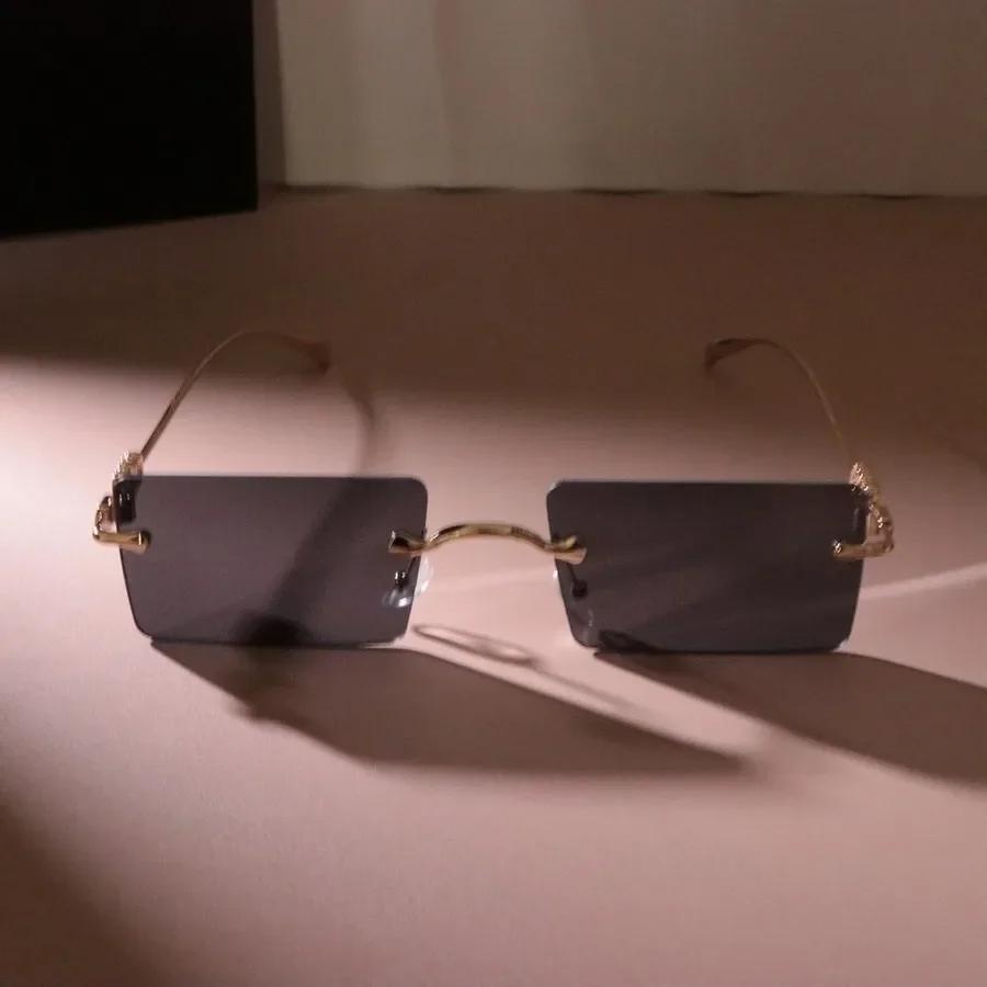 Fashion Metal Frame Sunglasses Women Men Minimalist Square Designer Sun Glasses Colorful Travel Oculos De Sol