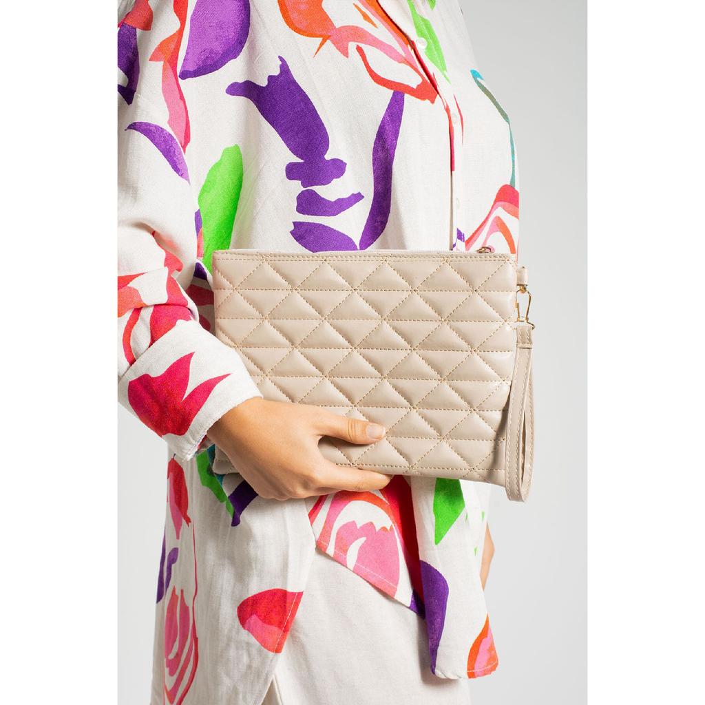 Black Patent Leather Triangle Patterned Portfolio Clutch Handbag