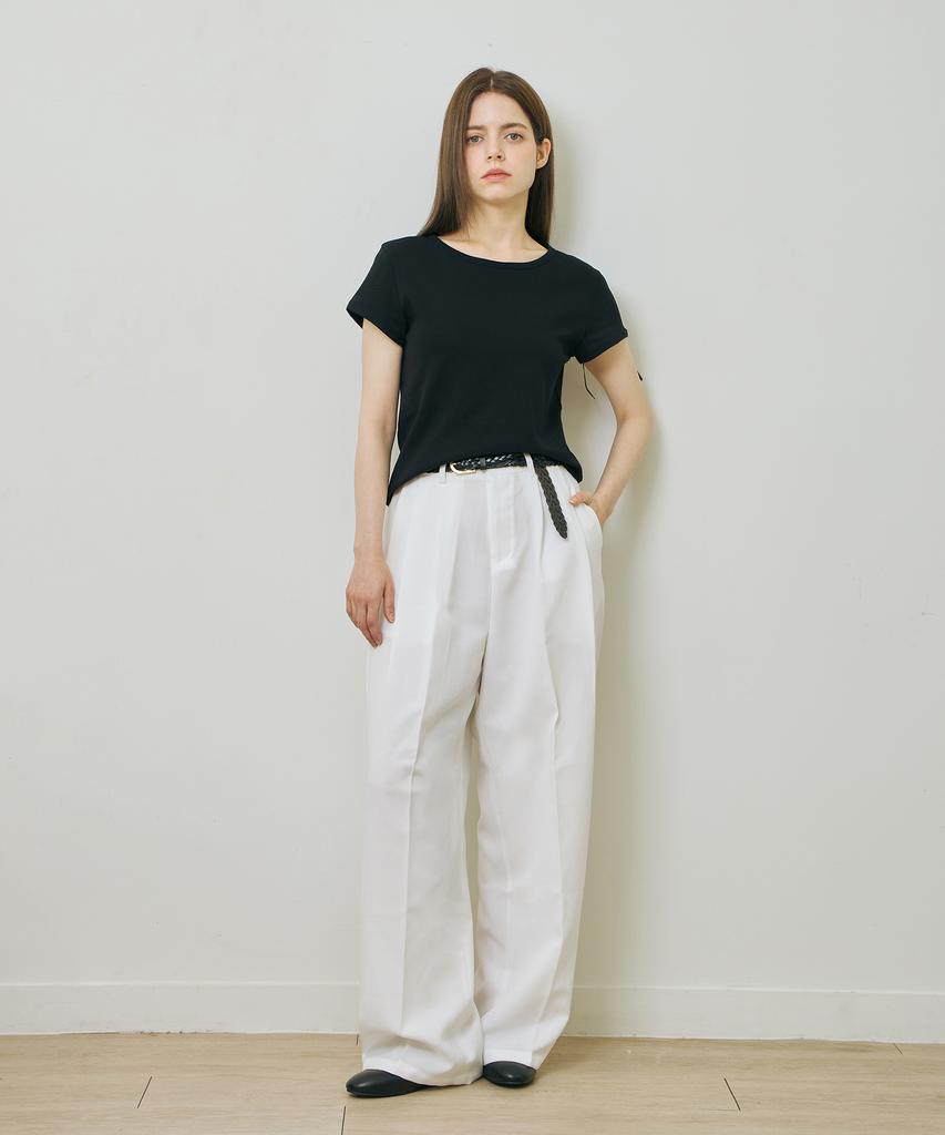 Yuseuteule Slit T-Shirt (Black)