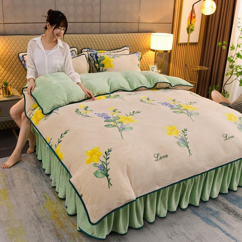 Thick Milk Velvet Bed Skirt 4 Piece Set Plush Fleece Winter Crystal Velvet Bed Sheet Duvet Cover With Skirt Winter Bedding Set For Cozy Home