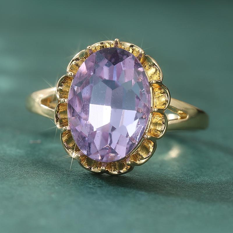 Eleganter Damenring mit lila Zirkonia-Einlage Trendige Goldfarbe Geometrisch Tägliches Tragen Party Schmuck Jubiläumsgeschenk