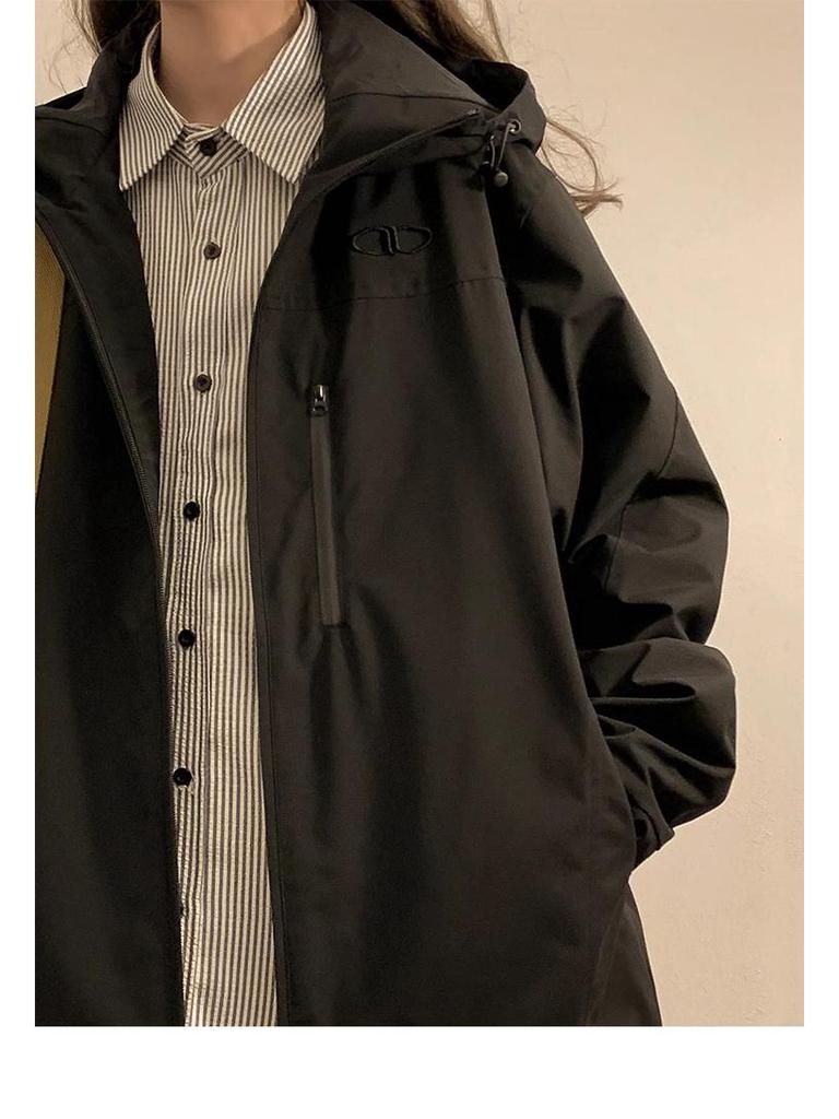 Jaqueta Corta-Vento Feminina 2025 Primavera American Vintage para Montanhismo - Casaco Casual Outdoor da Moda