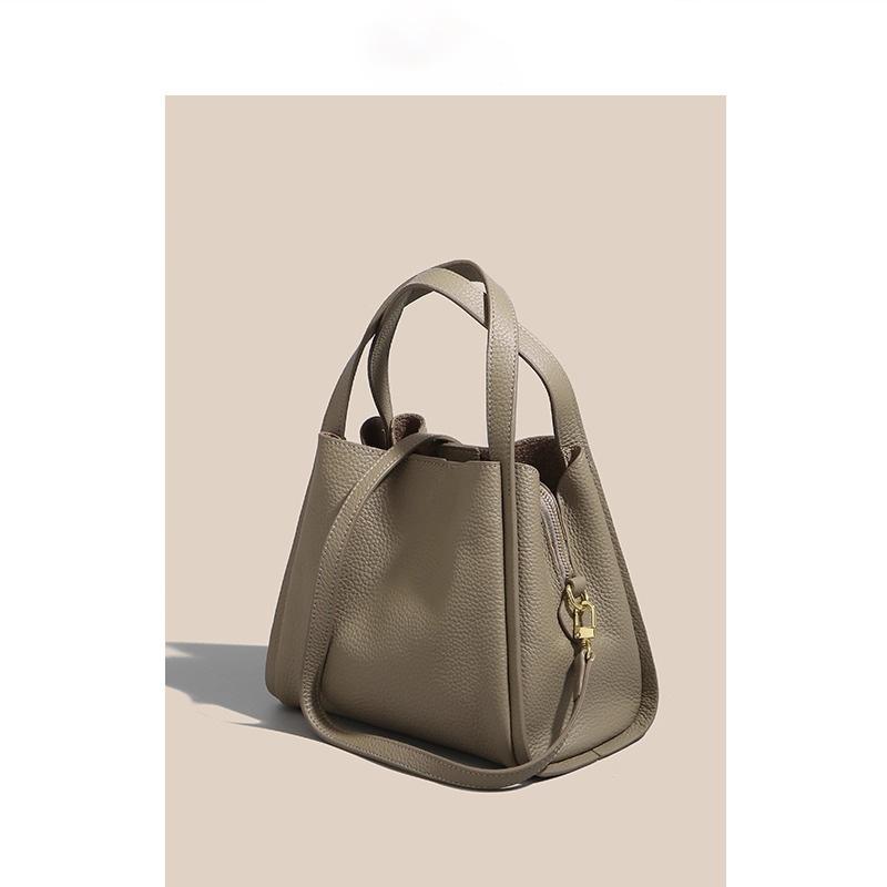 Fashion New Exquisite Commuter Simple Women's Shoulder Messenger Bag 2025 New High-end Large-capacity Bucket Bag