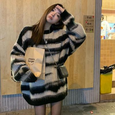Y2K Grunge czarny sweter w paski damski Harajuku koreański Oversize zimowy pulower koszulki Hippie Vintage sweter z dzianiny