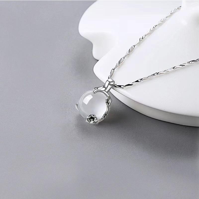 Chalcedony Necklace Female Plum Blossom Pendant Niche Design Sense Simple Temperament Clavicle Chain Gift