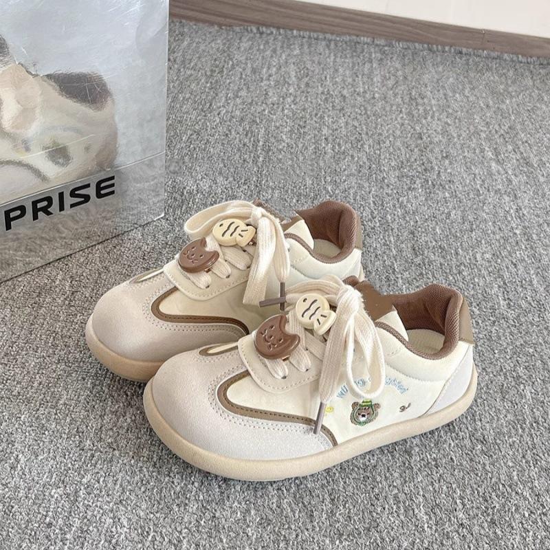 

New niche design female students versatile big head shoes retro casual sports 40