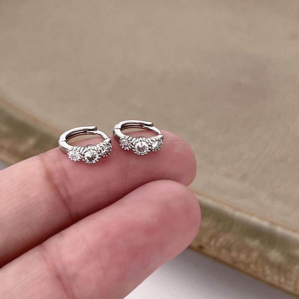 Silver Micro-Paved Three-Zirconia Ear Hoops: Elegant & Comfortable Japanese-Style Earrings