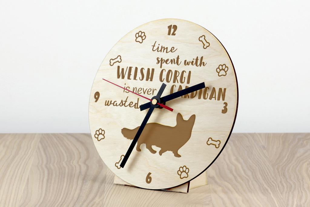 Cardigan Welsh Corgi - orologio con cane, orologio in legno con incisione, orologio personalizzato da Art-Dog