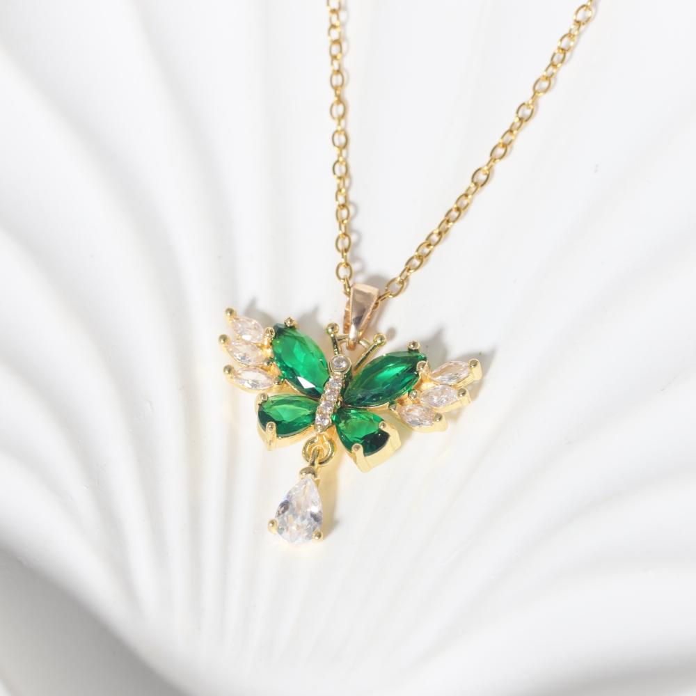 Butterfly Pendant Necklace for Women Golden Stainless Steel Clavicle Choker Wedding Party Daily Wear Jewelry Accessories