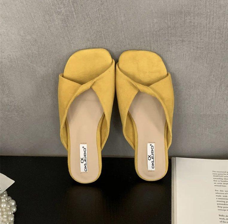 

French pastoral open-toed women s 2025 summer new gentle and simple soft-bottomed beach knotted cool slippers 35