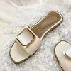 Modische Damenschuhe Neu Sommer Heißer Verkauf Damen Zehentrenner Quadratischer Knopf Metalldekoration Niedrige Absatzsandalen Mode Alltags-Slipper